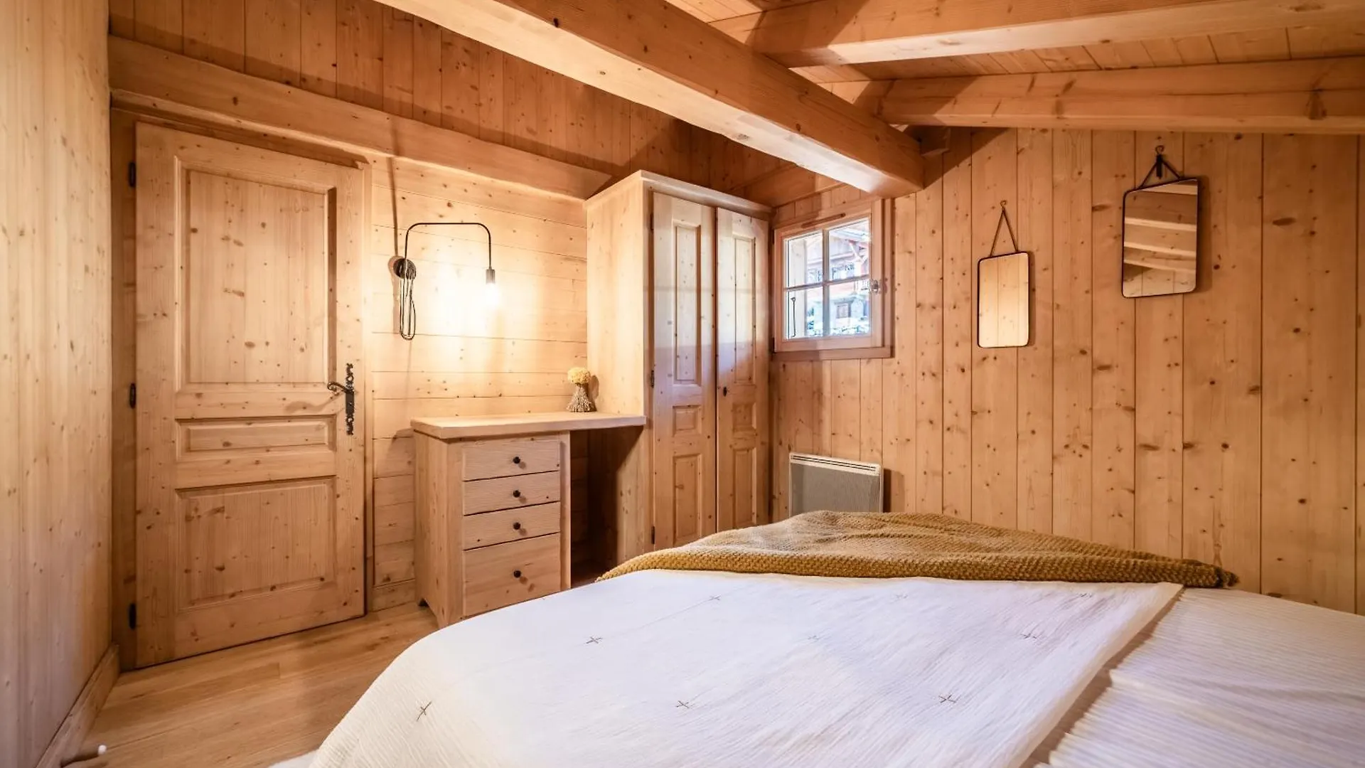 Chalet La Cabane, Carroz D Araches - By Emerald Stay  Arâches